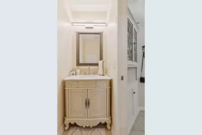 626 Willoughby Way W, Hopkins, MN 55305 - Photo 16