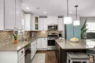 3341 Lakewood Trl, Woodbury, MN 55129 - Photo 10