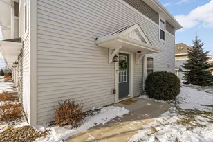 3341 Lakewood Trl, Woodbury, MN 55129 - Photo 2