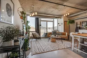 730 N 4th St, Minneapolis, MN 55401 - Photo 1