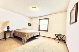 826 Central Ave N, Faribault, MN 55021 - Photo 12