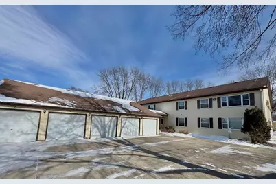 826 Central Avenue N #8, Faribault, MN 55021 - Photo 2