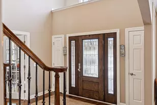 2012 Pine Ridge Dr, West Saint Paul, MN 55118 - Photo 4