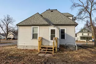 1103 7th St NW, Faribault, MN 55021 - Photo 2