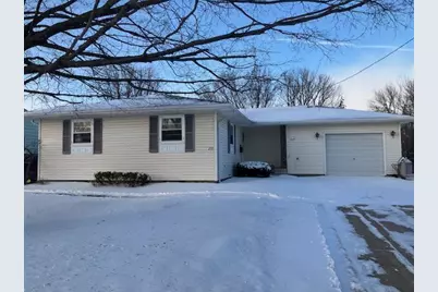 235 9th Avenue SE, Waseca, MN 56093 - Photo 1