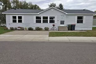 10267 Pierce Pl NE, Blaine, MN 55434 - Photo 2