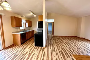 2027 Brittany Ct, Shakopee, MN 55379 - Photo 4