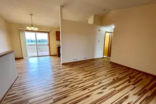 2027 Brittany Ct, Shakopee, MN 55379 - Photo 2