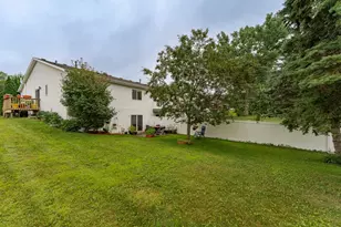 2809 Northern Valley Dr NE, Rochester, MN 55906 - Photo 2