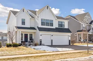 10693 39th St N, Lake Elmo, MN 55042 - Photo 2