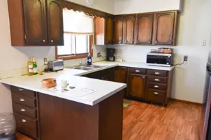 245 Kneale Ave N, Thief River Falls, MN 56701 - Photo 4