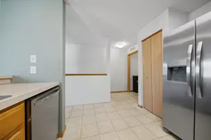 15517 Flight Way, Apple Valley, MN 55124 - Photo 6