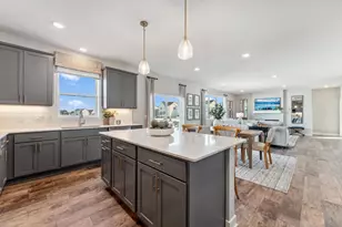 10561 Bent Pne Ln, Woodbury, MN 55129 - Photo 4