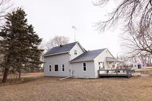 28048 310th St, Bigelow, MN 56117 - Photo 4