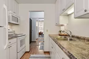 205 Barry Ave S, Wayzata, MN 55391 - Photo 8