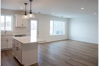 2513 37 Avenue S, Moorhead, MN 56560 - Photo 6