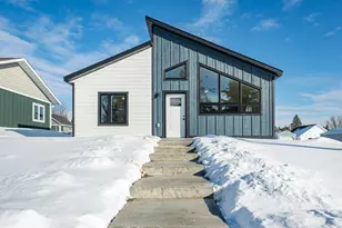 714 NW 8th Ave, Grand Rapids, MN 55744 - Photo 1