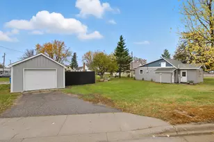 104 W Centre St, Royalton, MN 56373 - Photo 2