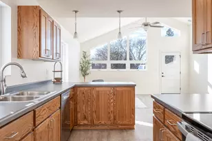 615 NW 7th Ave, Grand Rapids, MN 55744 - Photo 10