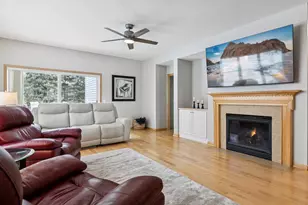 10764 Thone Rd, Woodbury, MN 55129 - Photo 4