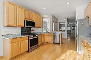 10764 Thone Rd, Woodbury, MN 55129 - Photo 8