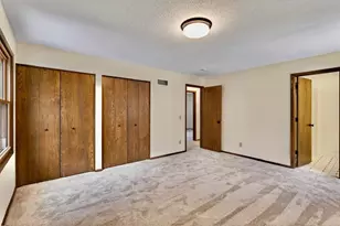 2700 Crestwood Cir, Hopkins, MN 55305 - Photo 38