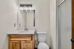 2700 Crestwood Cir, Hopkins, MN 55305 - Photo 36