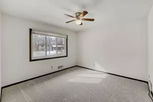 13330 Findlay Way, Apple Valley, MN 55124 - Photo 14