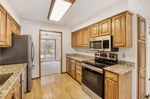 13330 Findlay Way, Apple Valley, MN 55124 - Photo 2