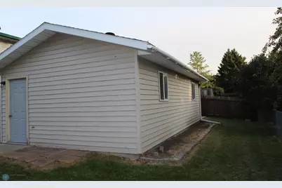 3025 18th Street S, Fargo,  58103 - Photo 4