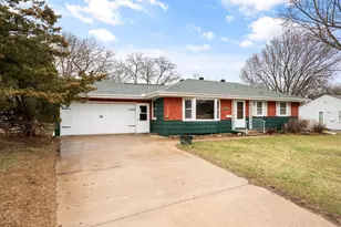 6140 Rainbow Dr NE, Fridley, MN 55432 - Photo 38