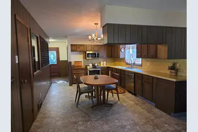 1025 W Fairview Drive, Luverne, MN 56156 - Photo 8