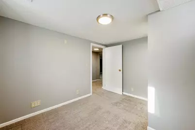 8405 Wentworth Avenue S, Bloomington, MN 55420 - Photo 18
