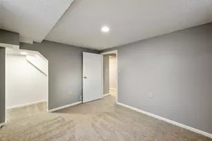 8405 Wentworth Ave S, Bloomington, MN 55420 - Photo 16