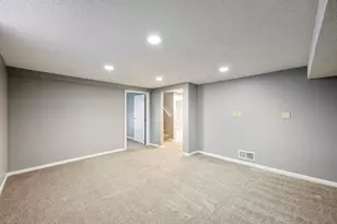 8405 Wentworth Ave S, Bloomington, MN 55420 - Photo 14