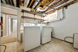 8405 Wentworth Ave S, Bloomington, MN 55420 - Photo 20