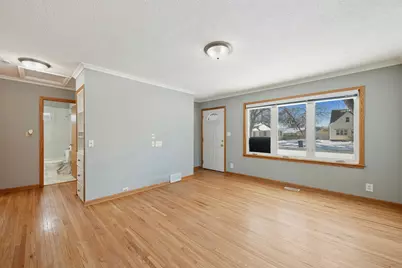 8405 Wentworth Avenue S, Bloomington, MN 55420 - Photo 4