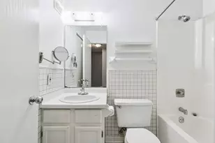 66 9th St E, Saint Paul, MN 55101 - Photo 24