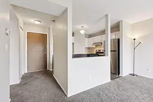 66 9th St E, Saint Paul, MN 55101 - Photo 10