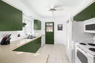 421 N 3rd St, La Crescent, MN 55947 - Photo 8