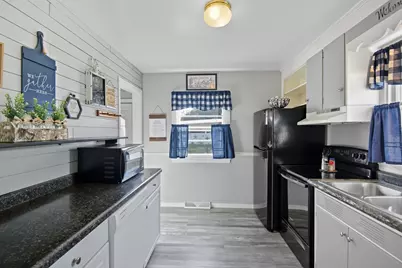 1800 3rd Avenue NE, Austin, MN 55912 - Photo 8