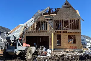 5564 Rolling Hls Pkwy, Victoria, MN 55318 - Photo 2