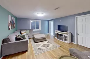 1114 Bruce Cir, Marshall, MN 56258 - Photo 8