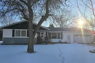 1114 Bruce Cir, Marshall, MN 56258 - Photo 2