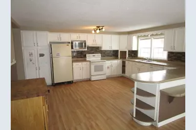 311 Center Avenue S, Eyota, MN 55934 - Photo 2