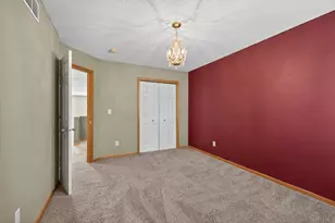 1758 Philipp Dr, Shakopee, MN 55379 - Photo 16