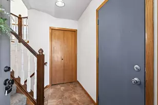 2260 Hallmark Ave N, Oakdale, MN 55128 - Photo 18