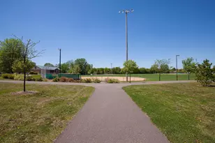 2260 Hallmark Ave N, Oakdale, MN 55128 - Photo 34