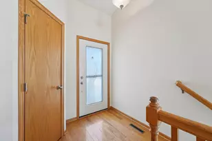 3084 Chisholm Ct N, Maplewood, MN 55109 - Photo 4
