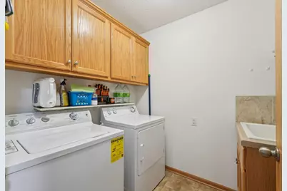 3084 Chisholm Court N, Maplewood, MN 55109 - Photo 26